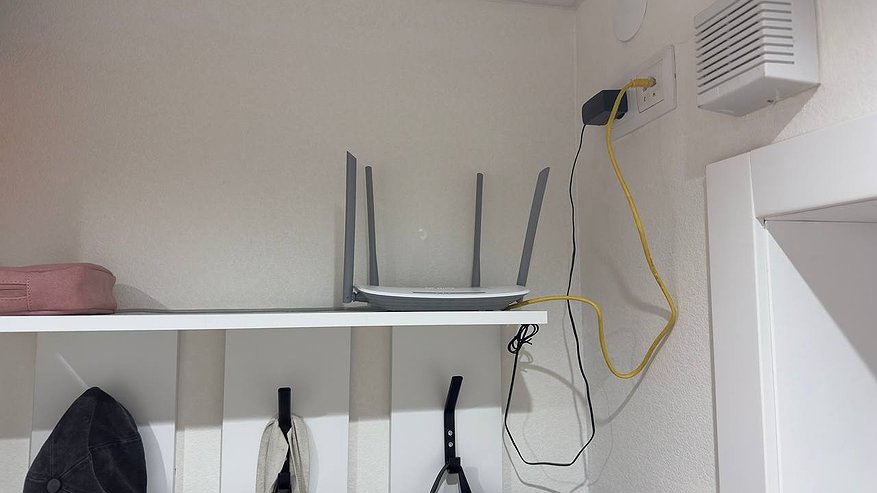 Главная картинка новости: Проверьте эту галочку в настройках: медленный Wi-Fi взлетит до максимальной скорости