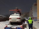 В Костроме массово эвакуируют авто после обращения жителей