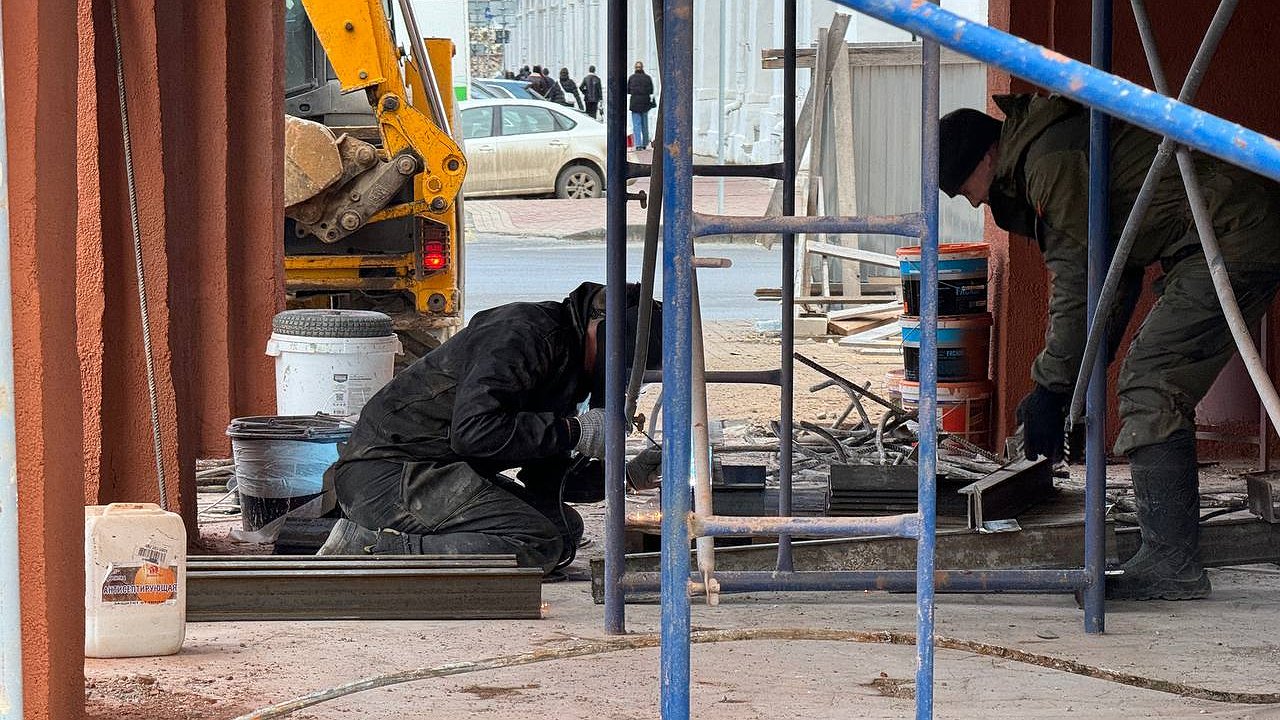 Главная картинка новости: Наследие под плесенью и уголовным делом: хроника криминального ремонта Костромского театра кукол