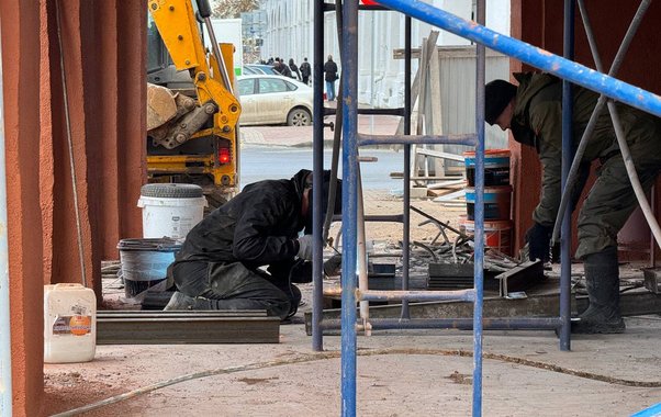 Наследие под плесенью и уголовным делом: хроника криминального ремонта Костромского театра кукол