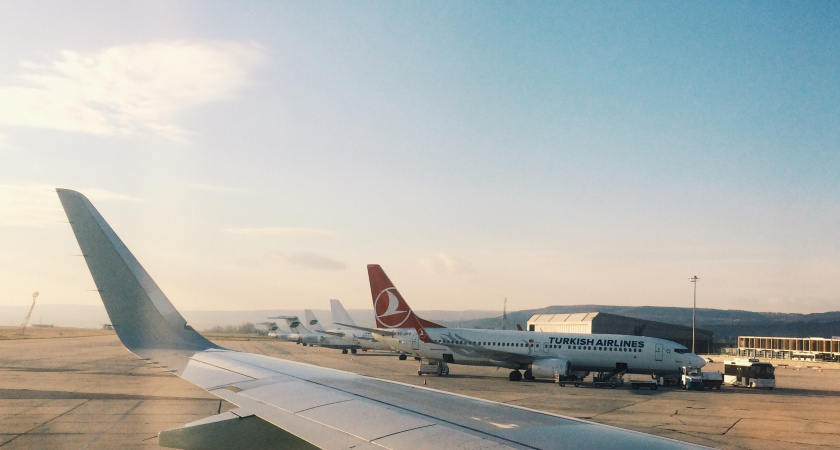 Не суйтесь туда даже в туристический сезон: ТОП-5 курортов, где ненавидят русских и даже стараются им навредить