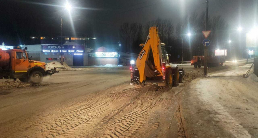 Мэрия Костромы сообщает, что улицы чистят от снега круглосуточно