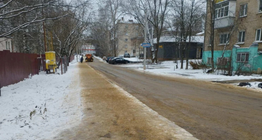 В Костроме коммунальщики продолжают устранять последствия снегопада