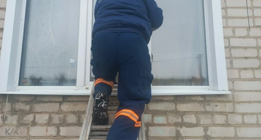 В квартире в Костромской области спасатели нашли труп