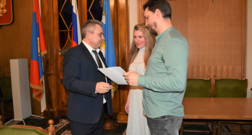 13 костромских семей получат помощь в улучшении жилья