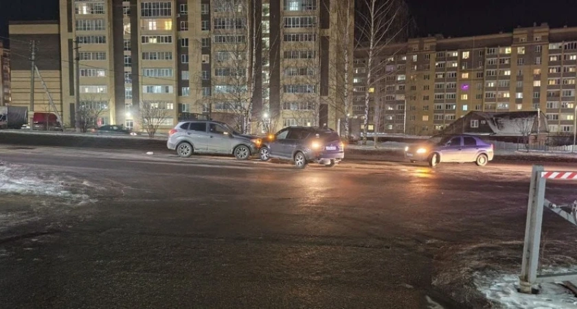 В Костроме при столкновении двух иномарок пострадал 6-летний мальчик