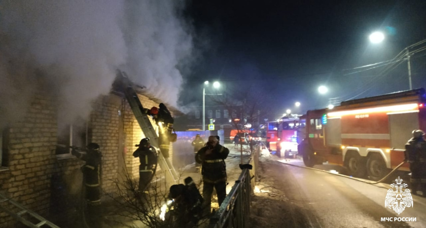 В Костроме при пожаре в двухквартирном доме погибла женщина