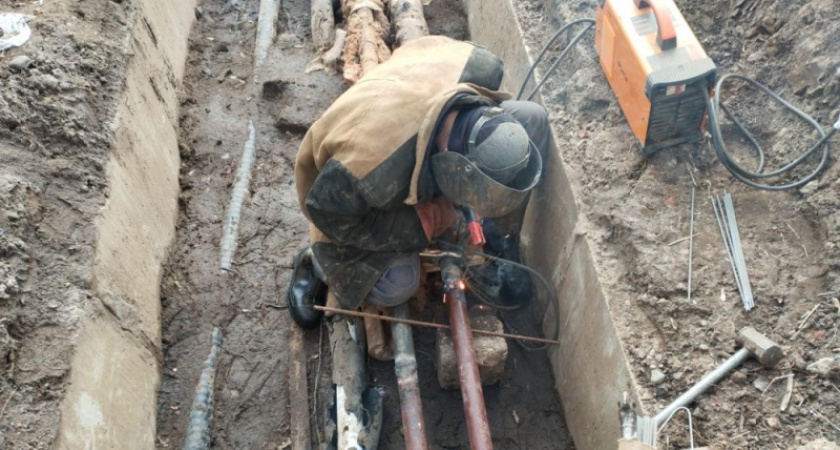 При ремонте теплосетей в Костроме заняты 80 человек и больше 40 единиц техники