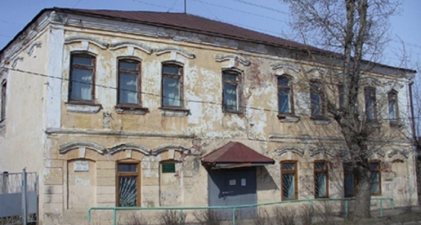 В Нерехте продают женскую гимназию ХIХ века