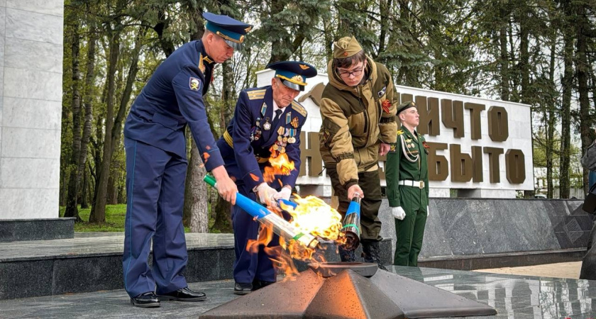 В Костроме открыли обновленный мемориал с Вечным огнем
