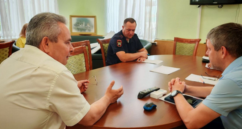 Глава костромской администрации потребовал навести порядок с размещением электросамокатов в городе