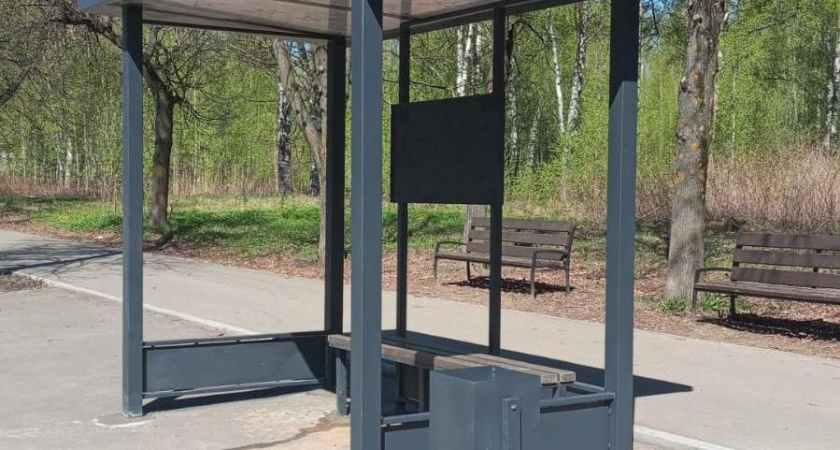 В Костроме меняют старые автобусные остановки на современные