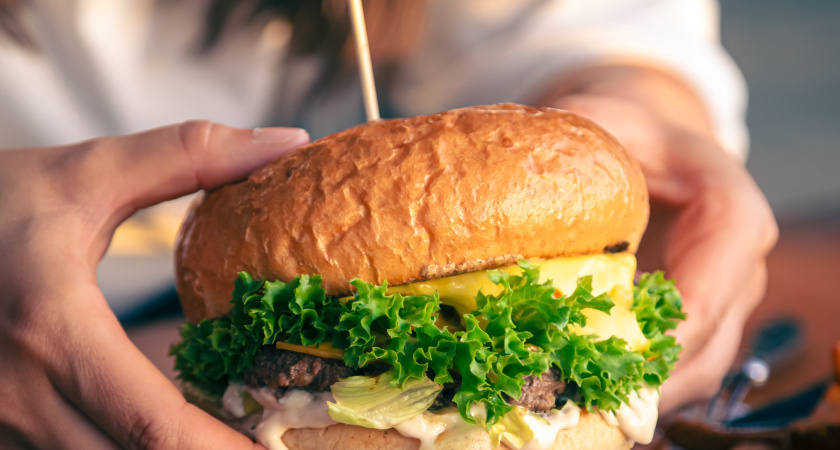 Оказывается, бургеры в СССР появились задолго до открытия первого «Макдоналдса»: идею подсмотрели у самих американцев