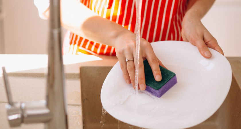 Смешайте средство для мытья посуды с солью, результат невероятный - за 5 минут решит все проблемы на кухне