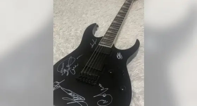 В Костромской области продают гитару с автографом «КняZz»