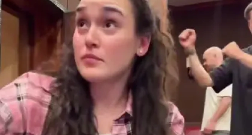 Группа «Ленинград» в своей песне предложила сменить элитные курорты на поездку в Кострому