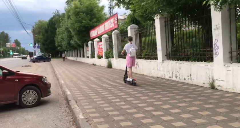 В Костромской области банкам предложили блокировать оплату электросамокатов детям