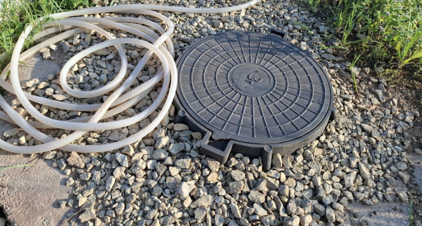 Пару литров в выгребную яму — и септик чист до неприличия: не уксус и не каустическая сода