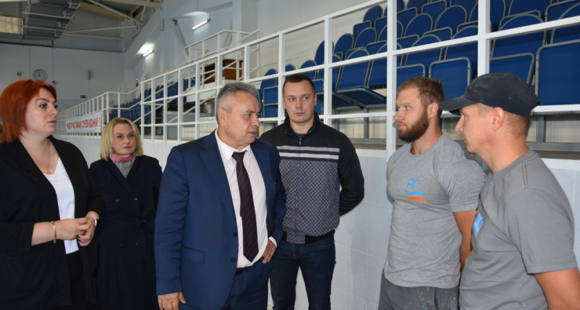 В Костроме завершается строительство бассейна в Заволжье