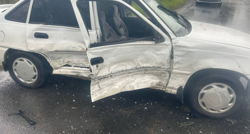 В Костроме водитель Daewoo протаранил Porsche