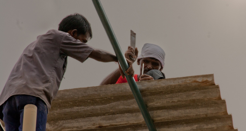 Дом не утеплили вовсе — а внутри даже в мороз тепло как летом: секрет прост до банальности