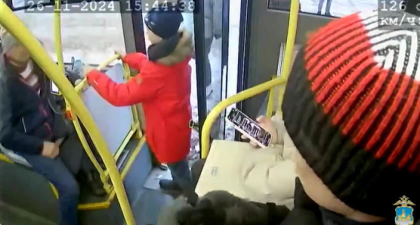 В Костроме ищут свидетелей инцидента в автобусе, где пострадал несовершеннолетний