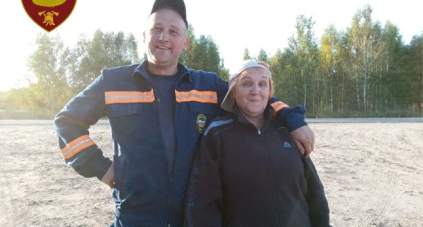 В Костромской области спасатели вывели из леса заблудившуюся женщину