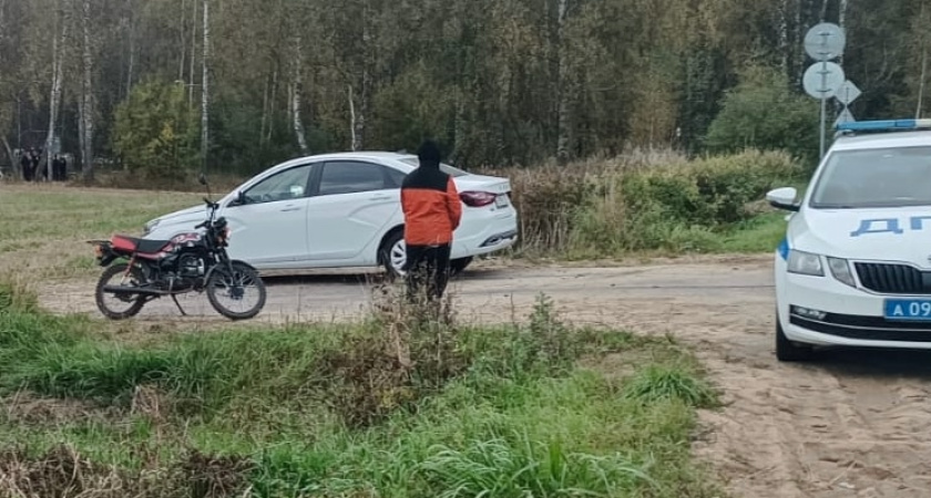 12-летний бесправник на мопеде спровоцировал ДТП в Костромской области