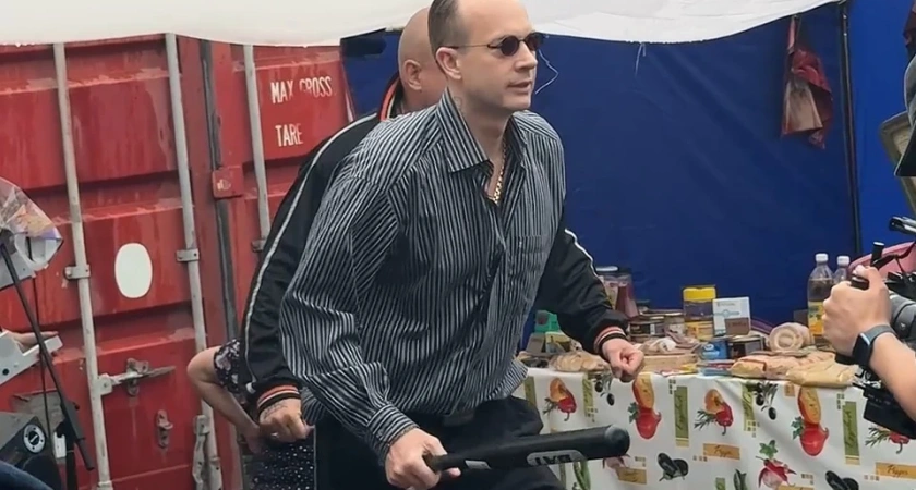 "Оружейный барон" в роли бандита 90-х: костромской бизнесмен снялся в криминальном фильме