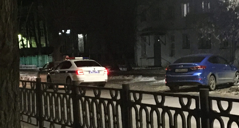 Инспектор тормозит вас ночью в темноте? Документы можно не показывать - сотрудник ГАИ все объяснил