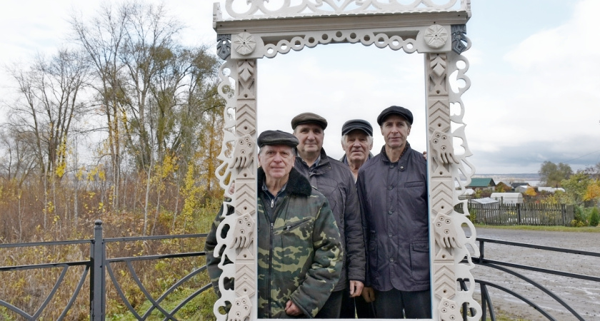 В Галиче установили набережный наличник в стиле Рыбной слободы