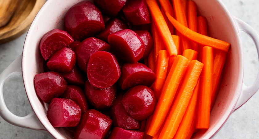 Как отварить морковь и свеклу для салата за 5 минут: всю жизнь мучилась, узнала только в 50 лет