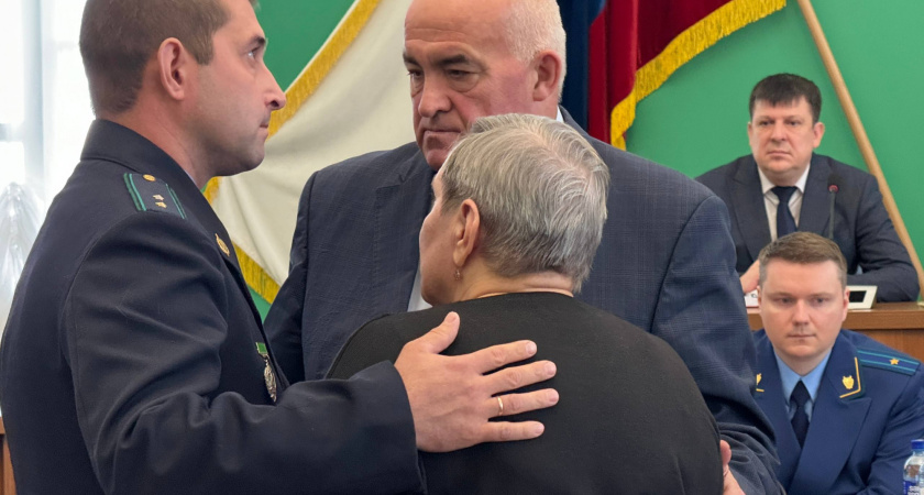 В Костроме семье погибшего прапорщика передали Орден Мужества