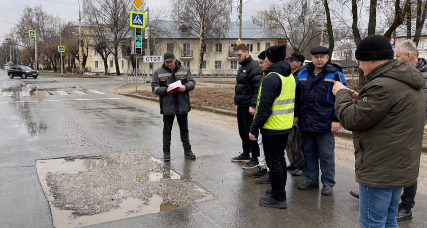 В Костроме началась инспекция дорожных люков