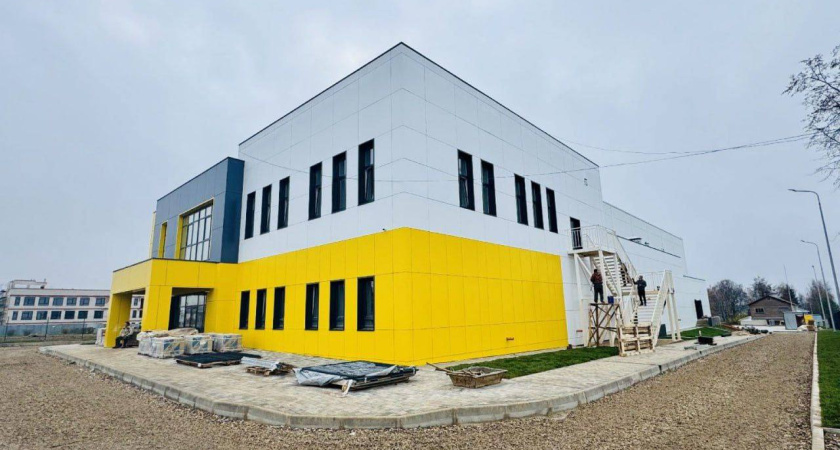 В поселке Красное-на-Волге подходит к завершению подготовка к открытию нового ФОК "Ювелир"