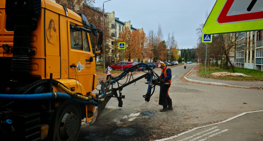 Кострома готовит дороги к зиме: ремонты идут на ключевых магистралях города