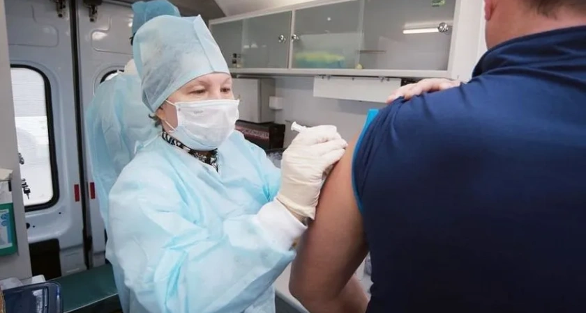 Все костромские педагоги сделали прививку от гриппа