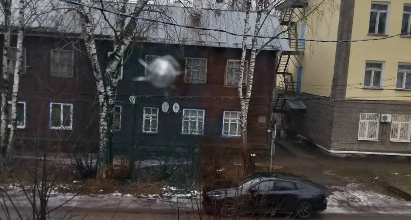 В Буе обстреляли многоквартирные дома из пневматики: полиция ищет стрелка