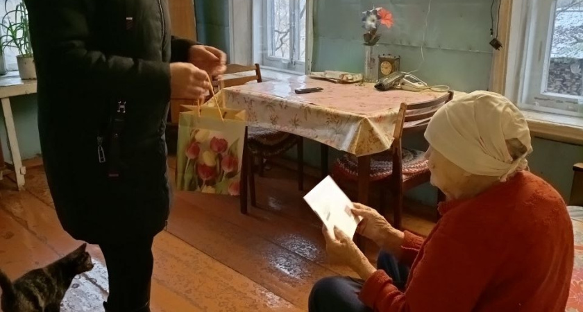 95-летняя труженица из Поназыревского района получила открытку от Владимира Путина