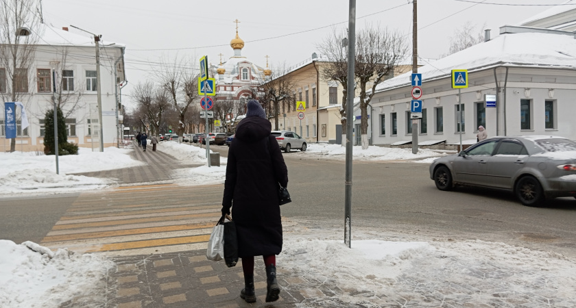 Почему водителю придётся тормозить, даже если пешеход не дошёл до «зебры» 2 метра: в ГИБДД все разъяснили