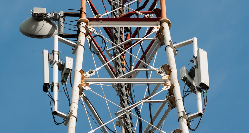 МегаФон получит 1500 базовых станций российского производителя YADRO