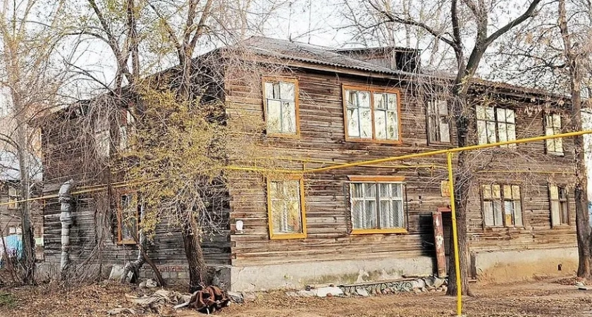 В Пыщугском районе собственники снесли опасное заброшенное здание