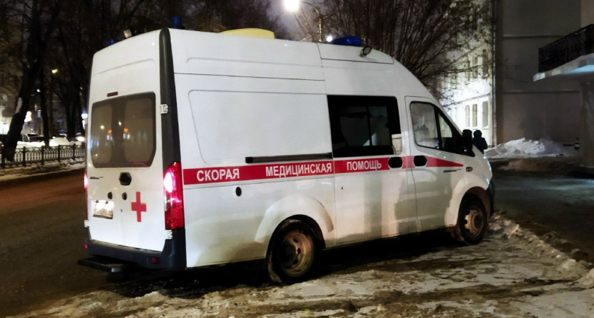 На Кинешемском шоссе неравнодушные костромичи вызволили застрявшую в снегу «скорую»