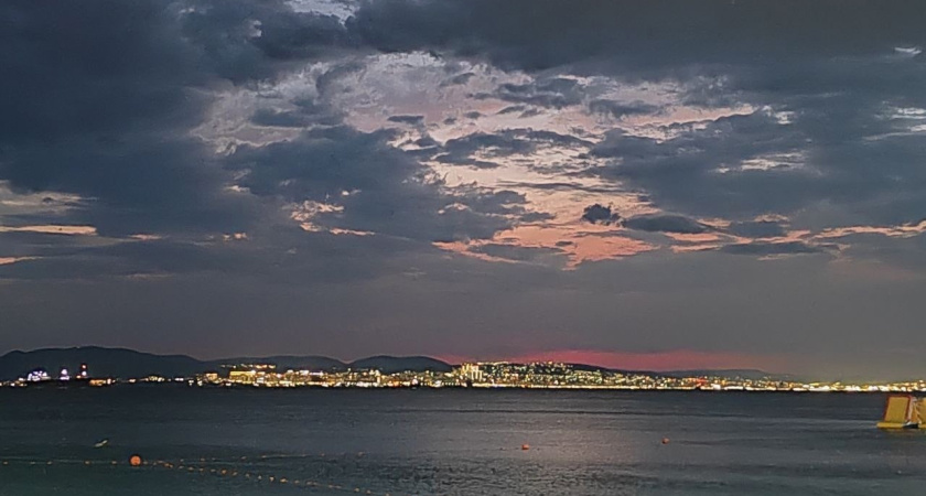 Отдых окончательно провален: отдыхающие из Геленджика и Анапы массово жалуются на страшную напасть