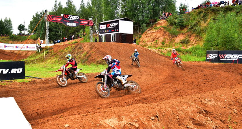 Под Костромой открылись соревнования по мотокроссу