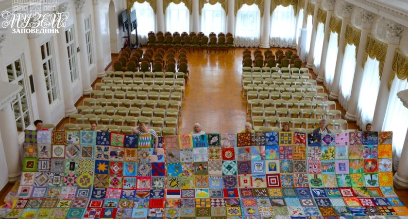 Жители Костромы смогут увидеть гигантское одеяло с зашифрованным кодом