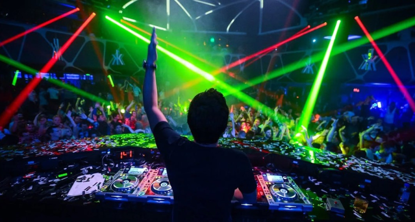 Гражданин Узбекистана украл телефон у костромички