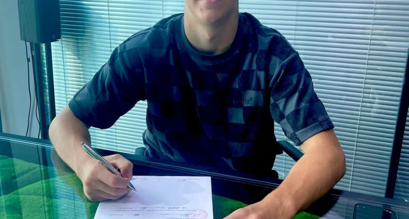 Костромской «Спартак» заключил контракт с двумя молодыми спортсменами