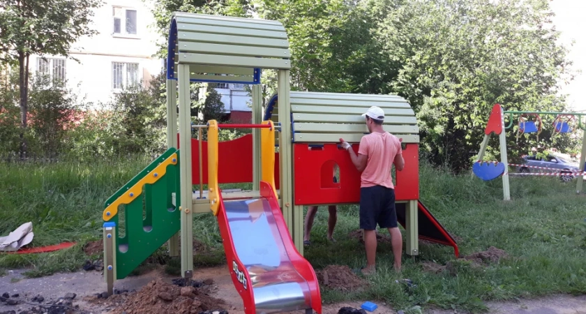 Семь детских площадок установят в Костроме