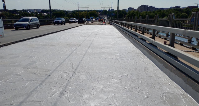 На мосту через Волгу отремонтировано 10 пролетов